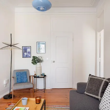 Graca Charm Flat With Sunny Balcony Daire