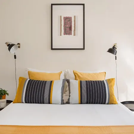 Graca Charm Flat With Sunny Balcony Appartamento