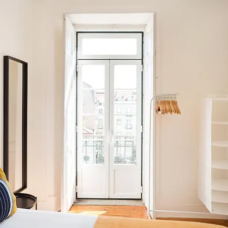 Graca Charm Flat With Sunny Balcony Appartamento