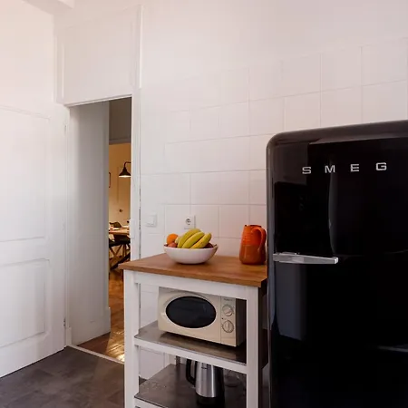 Daire Graca Charm Flat With Sunny Balcony