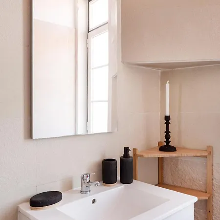 Graca Charm Flat With Sunny Balcony * Lisboa
